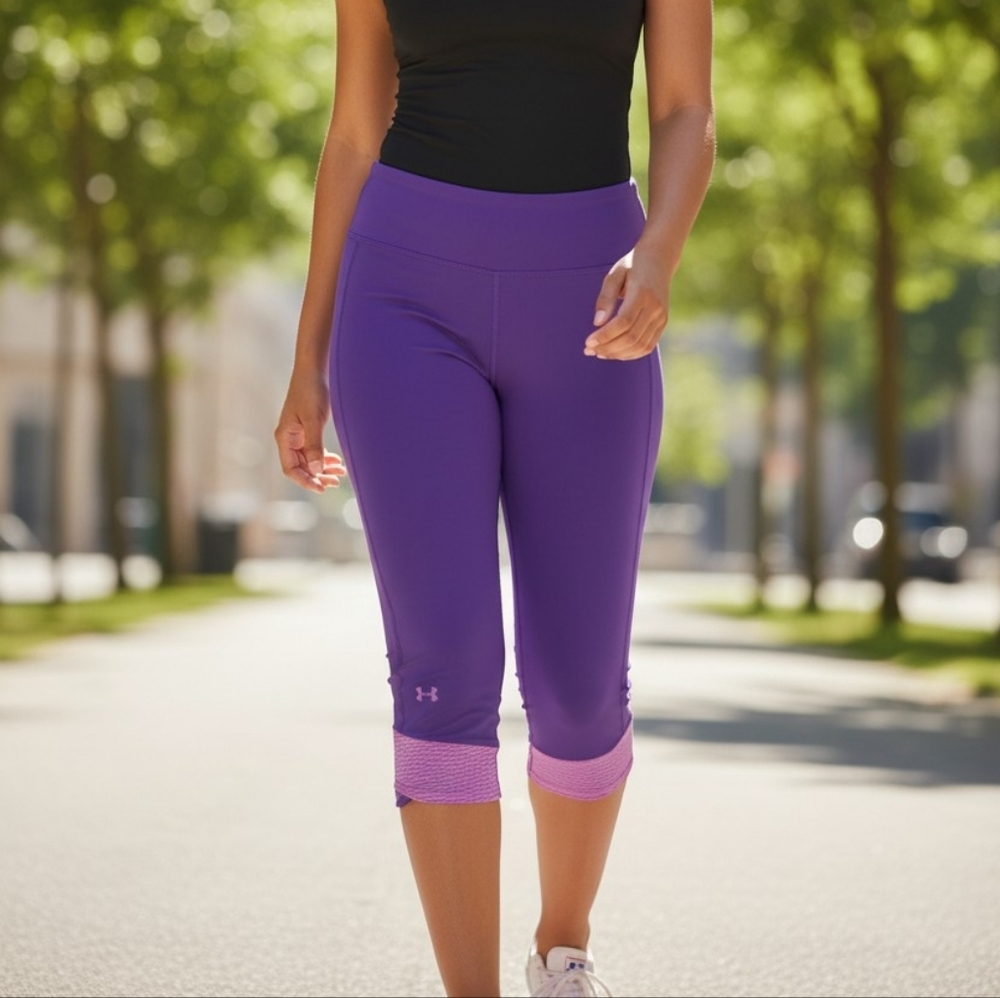 New with tags Under Armour comperssion capri leggings, Size Medium